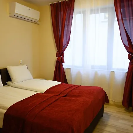Leda Hotel 3*